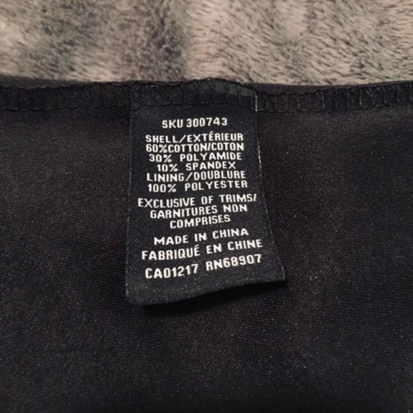 Le Chateau black lace dress - Picture 6 of 8